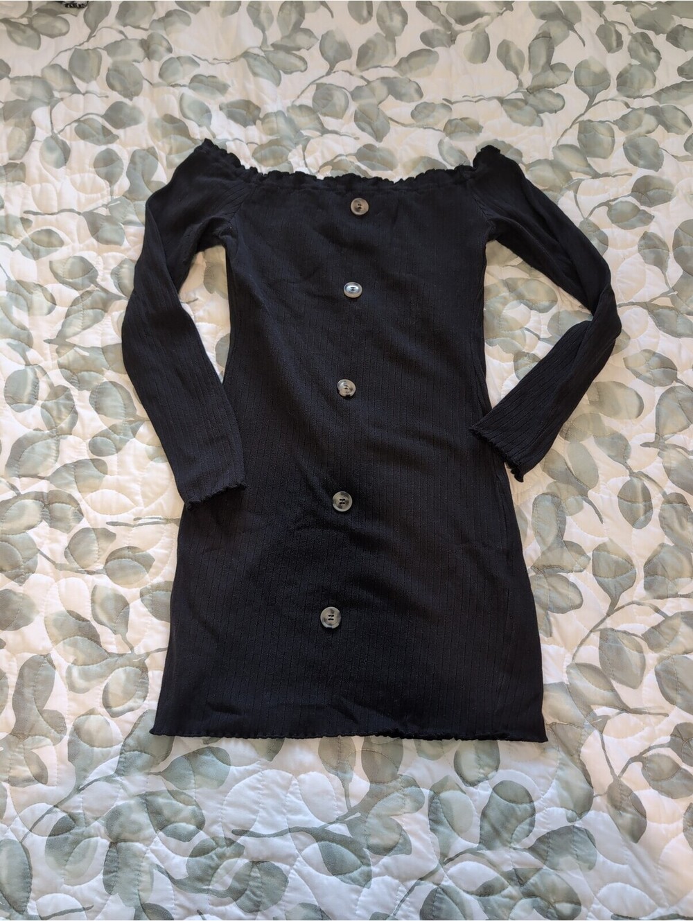 Small black off shoulder bodycon mini dress